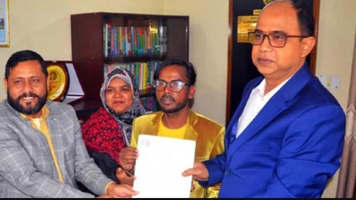 মনোনয়নপত্র কিনেছেন হিরো আলম