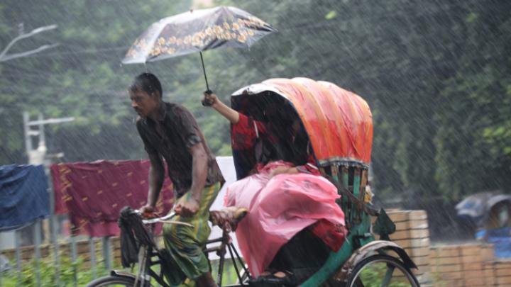 হালকা থেকে মাঝারি ধরনের বৃষ্টিপাতের সম্ভাবনা দেশেজুড়ে