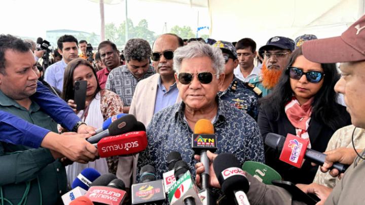 চট্টগ্রাম বন্দরকে আন্তর্জাতিক মানের করতে বিদেশি ব্যবস্থাপনা প্রয়োজন: নৌপরিবহন উপদেষ্টা