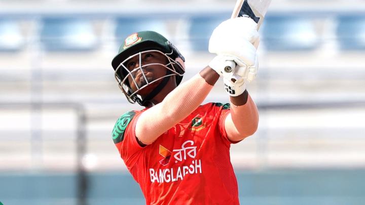 ৩৫ বলে ‍শতক হাঁকান সোহান। ছবি : সংগৃহীত