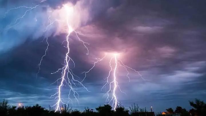 বজ্রপাত। ছবি : সংগৃহীত