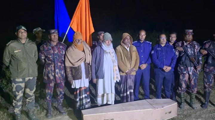 পতাকা বৈঠকের মাধ্যমে বাংলাদেশি যুবকের মরদেহ ফেরত দেওয়া হয়। ছবি : সংগৃহীত