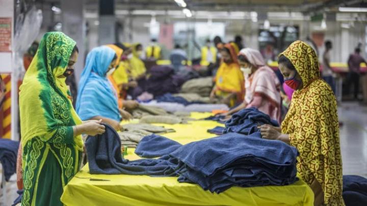 বাড়তি প্রতিযোগিতার মুখে ৭ মাসে ইইউতে পোশাক রপ্তানি কমেছে প্রায় ৪ শতাংশ