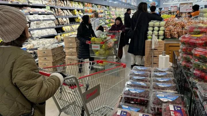 বিদেশিরা নয়, ট্রাম্পের শুল্কের বোঝা বইছে খোদ মার্কিনিরাই