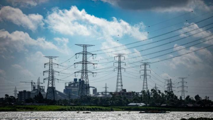 আর্থিক চাপের’ কারণে হাসিনা আমলের বিদ্যুৎ চুক্তিগুলো নিয়ে নতুন করে আলোচনার উদ্যোগ সরকারের