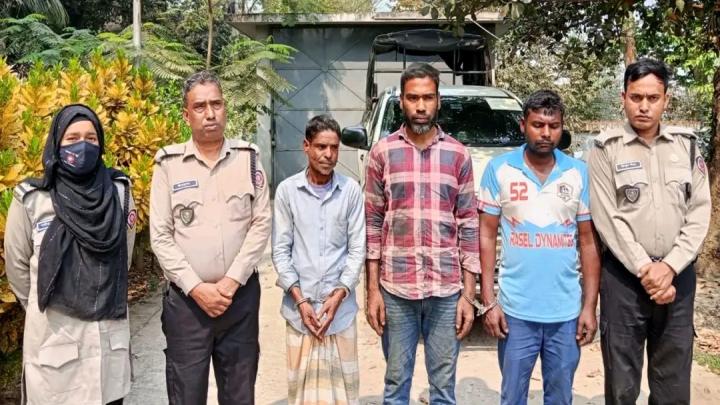 বগুড়ার দুপচাঁচিয়ায় গাঁজাসহ ৩ জন আটক, বিভিন্ন মেয়াদে কারাদণ্ড