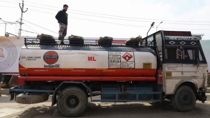 ভারতের রুশ তেল কেনা বন্ধে ট্রাম্পের প্রচেষ্টা ভেস্তে দিল ইরান যুদ্ধ