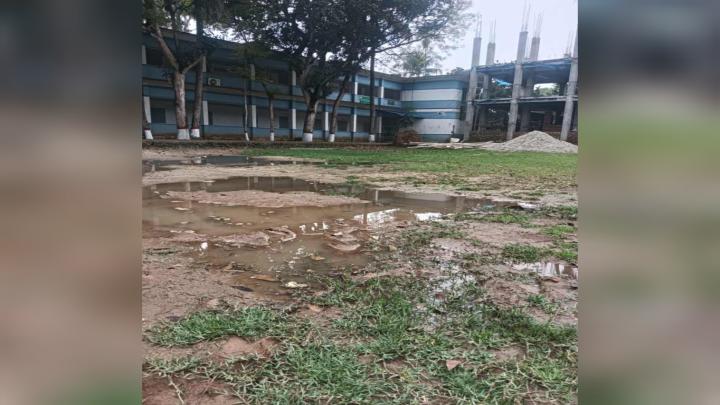 সরকারি মুস্তফাবিয়া আলিয়া মাদ্রাসার মাঠ ব্যবহারের অনুপযোগী, ঈদের নামাজ নিয়ে উদ্বিগ্ন এলাকাবাসী