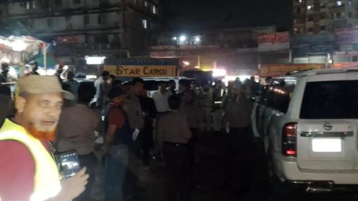 মাদকবিরোধী অভিযানে আইনশৃঙ্খলা রক্ষাকারী বাহিনী।  ছবি : সংগৃহীত