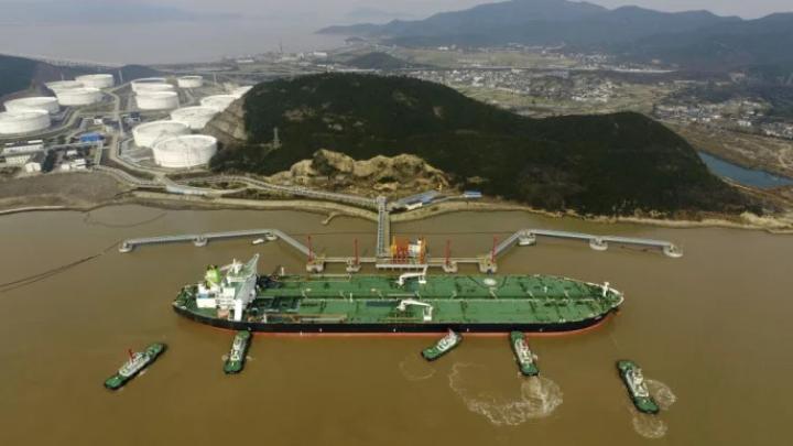 নিষেধাজ্ঞা মোকাবিলা ও যুদ্ধের খরচ জোগাতে ইরানকে যেভাবে সাহায্য করছে চীন